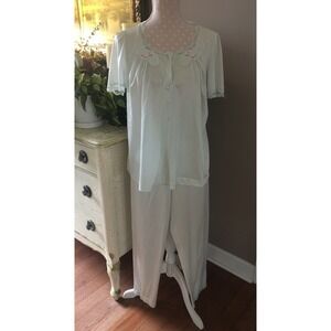 Vintage Lorraine 100% Nylon Pajama Set Green Embroidered Grandma Size Small